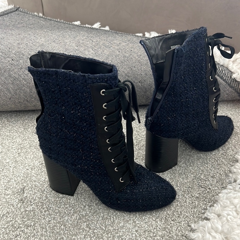 Tweed tie up boots